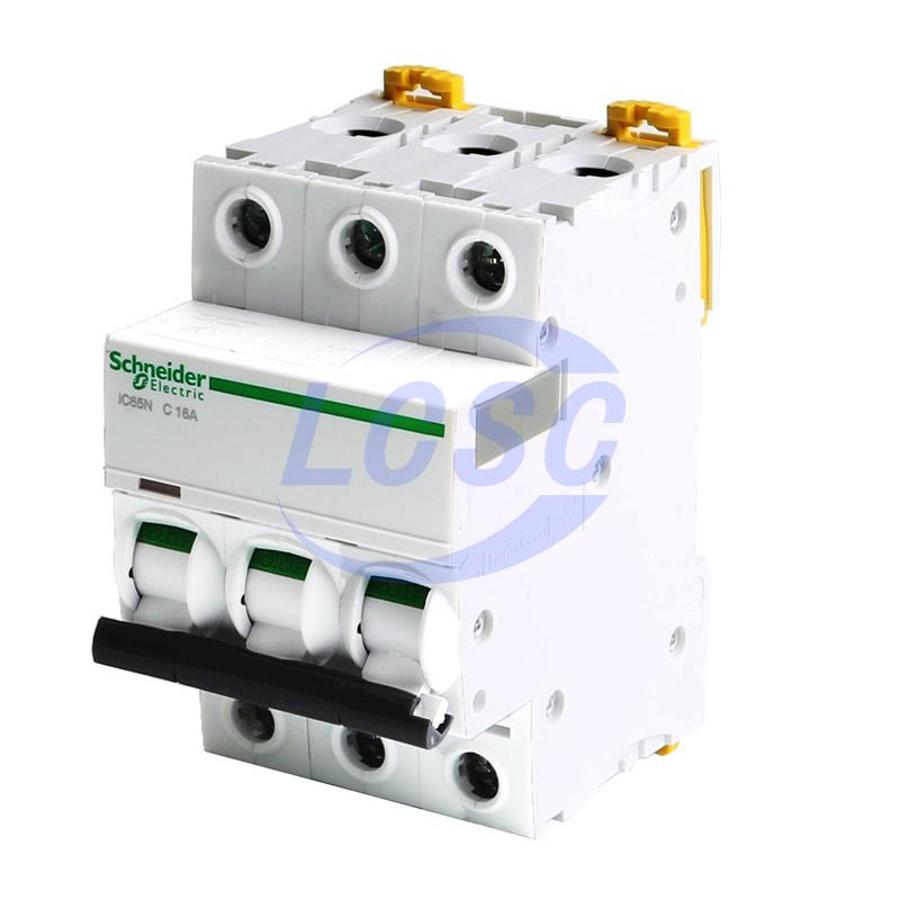 20221229 schneider ic65n 3p c16a c514485 blank.jpg