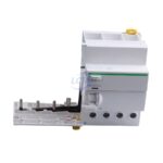 20230418 schneider a9v52463 c514735 front.jpg