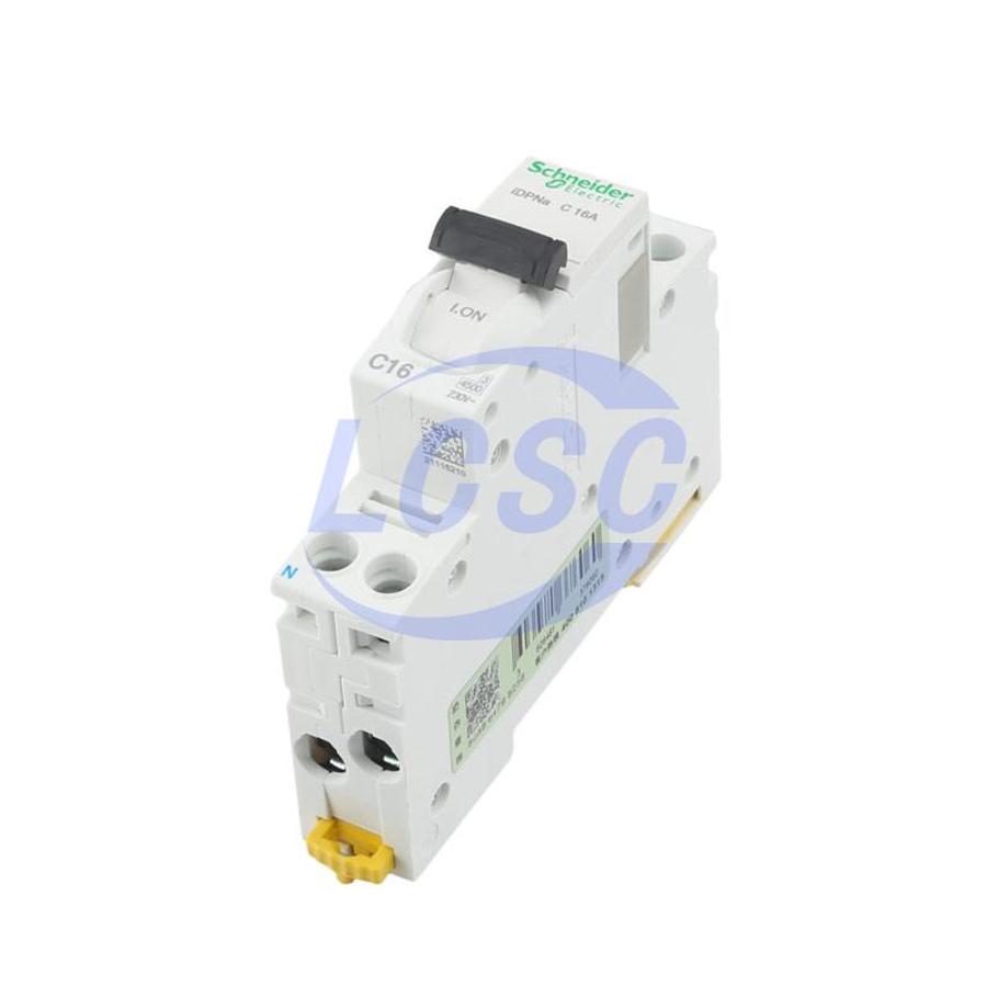 20230523 schneider a9p08616 c514469 blank.jpg