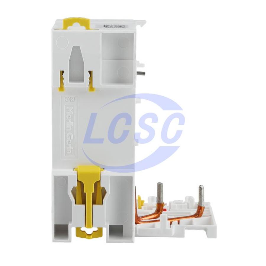 20230525 schneider a9v57263 c514647 back.jpg