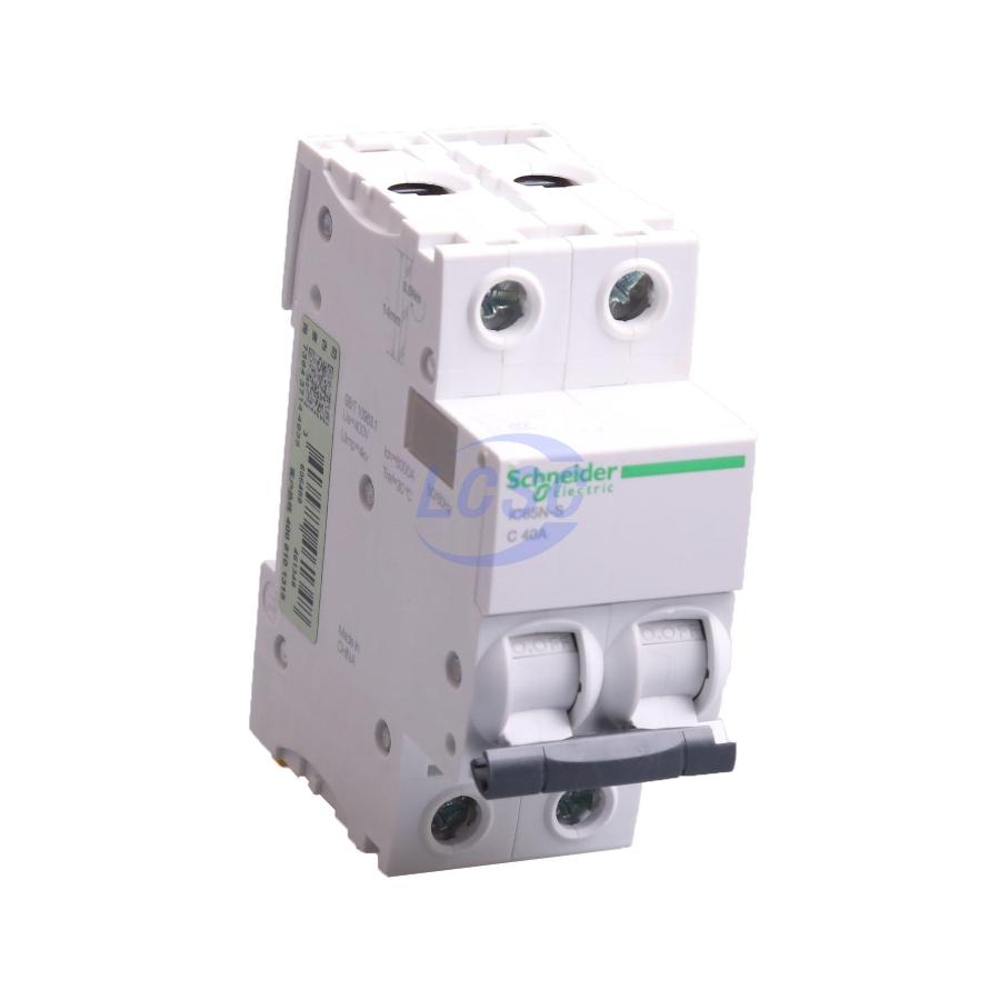 20230615 schneider a9sf18240 c514494 blank.jpg