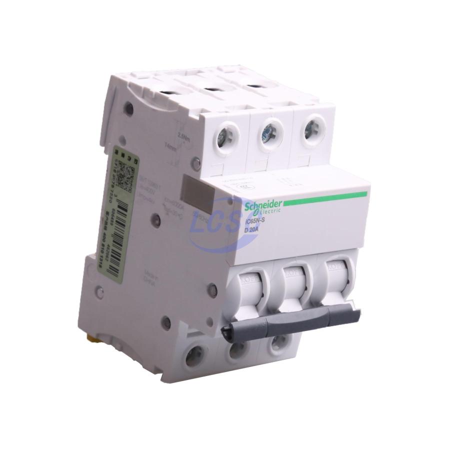 20230620 schneider a9sf19320 c514629 blank.jpg