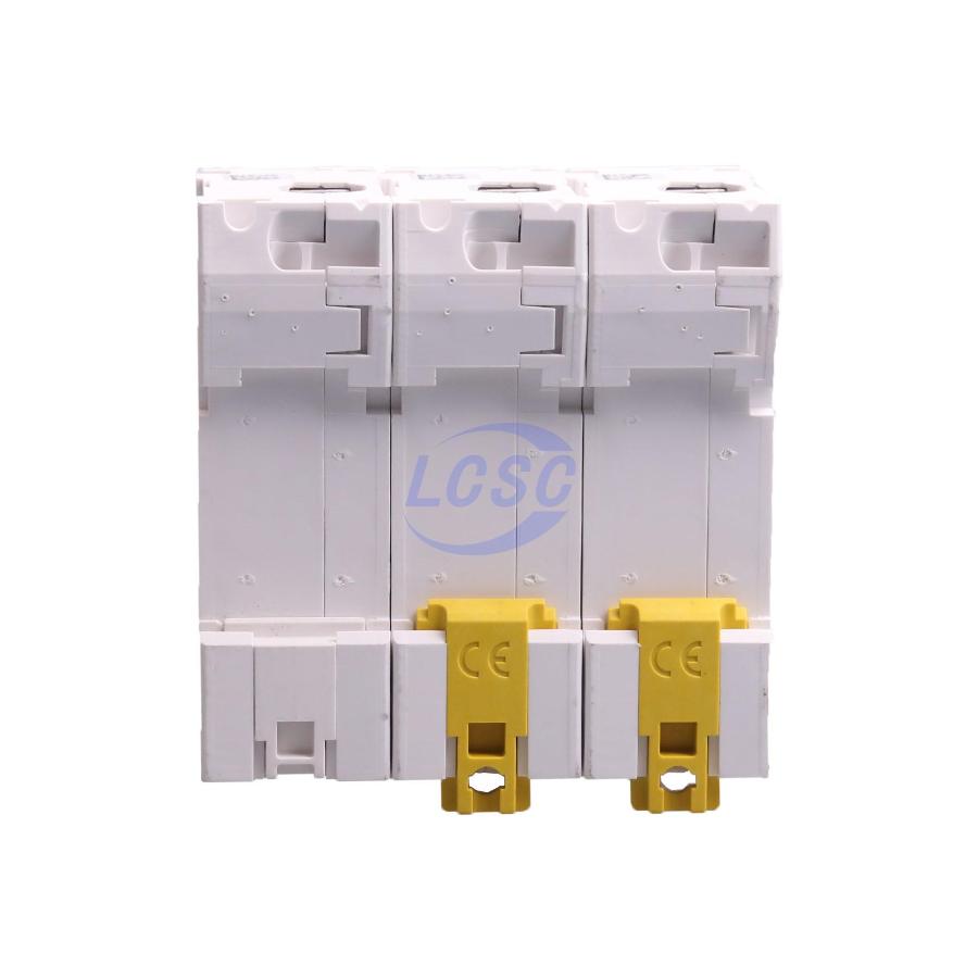 20230718 schneider a9n19814 c514740 back.jpg