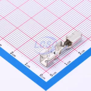 TE Connectivity 2-1813018-3